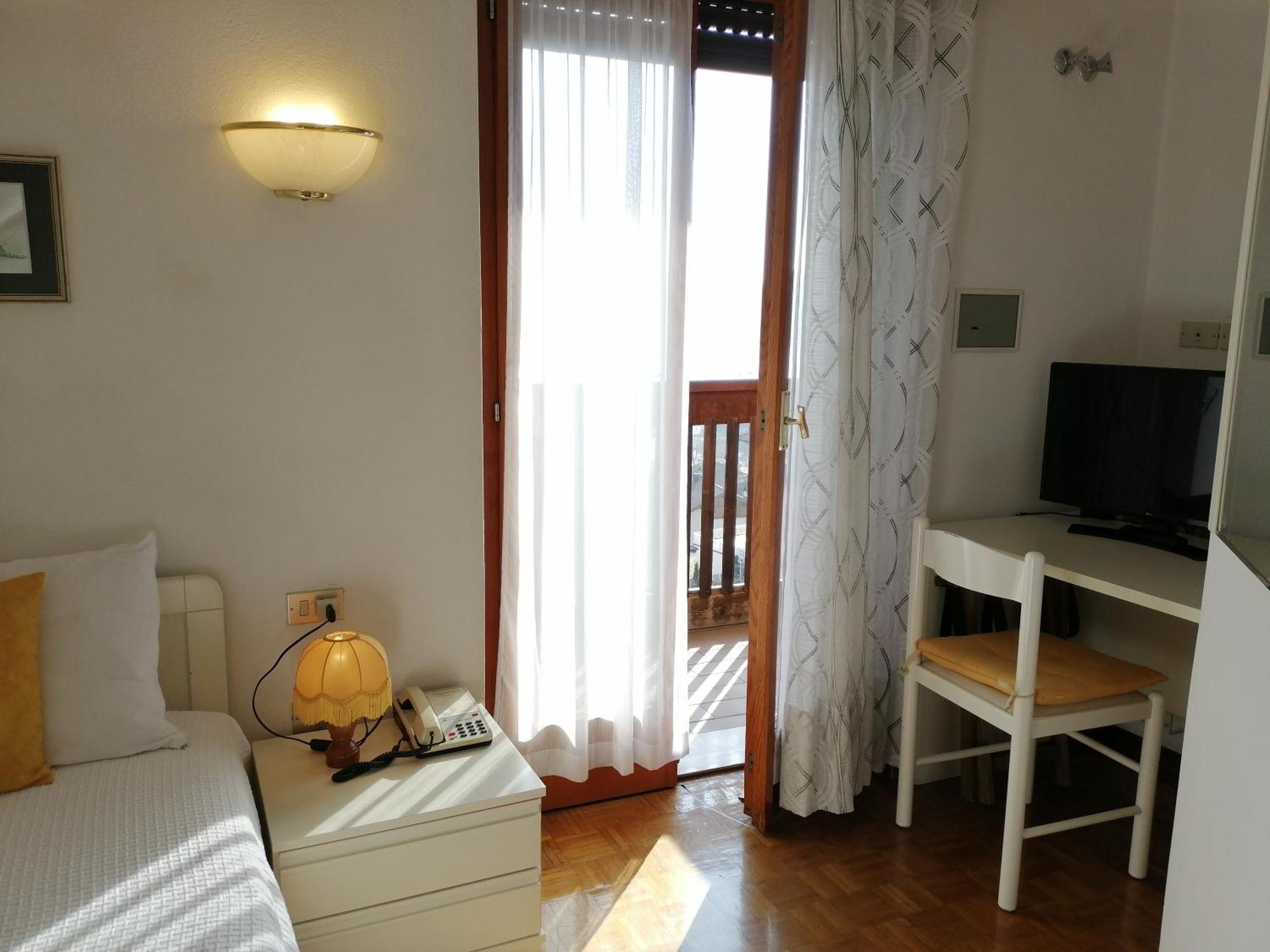 Albergo Stella Alpina Molveno Bagian luar foto