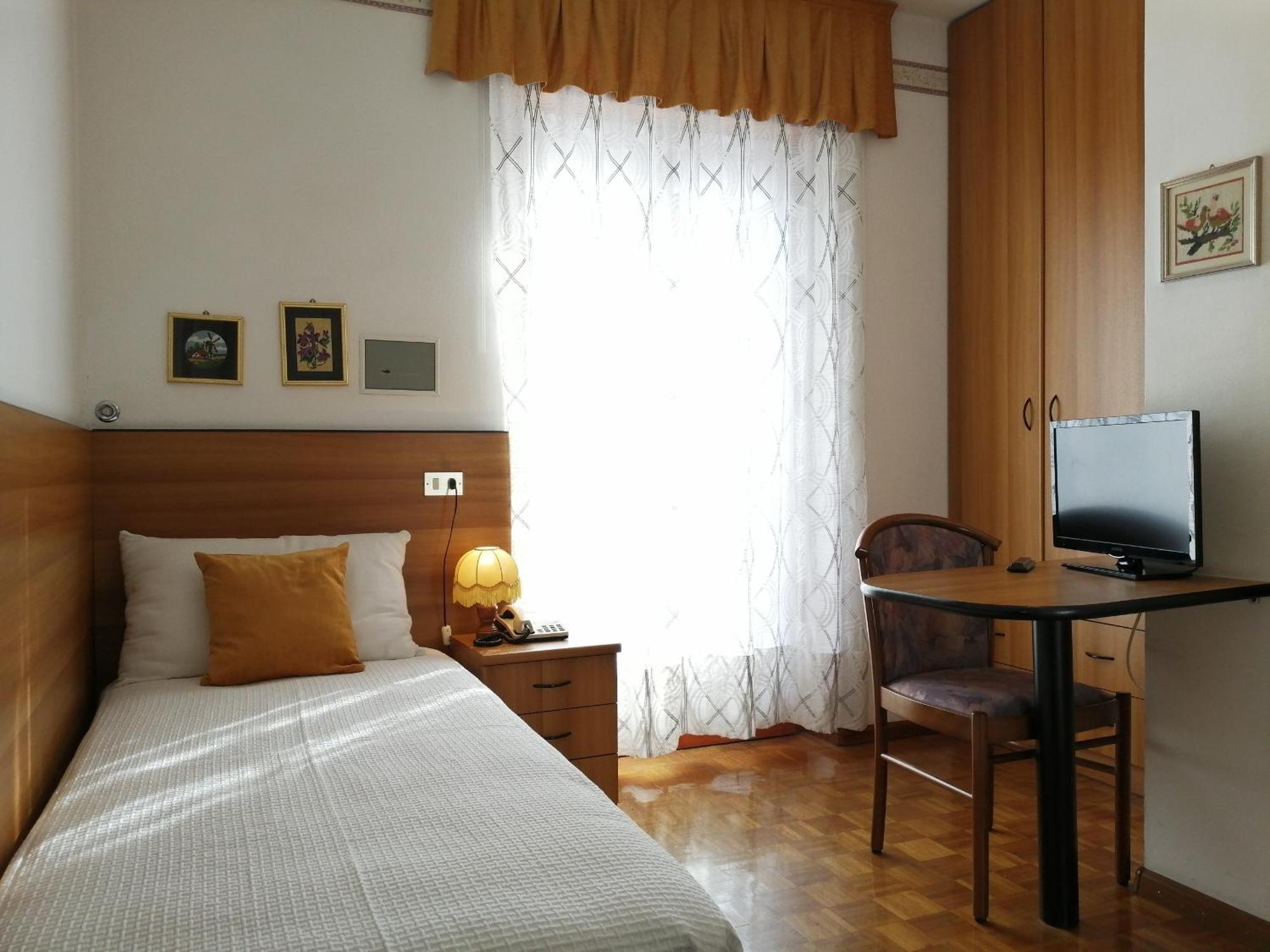 Albergo Stella Alpina Molveno Bagian luar foto