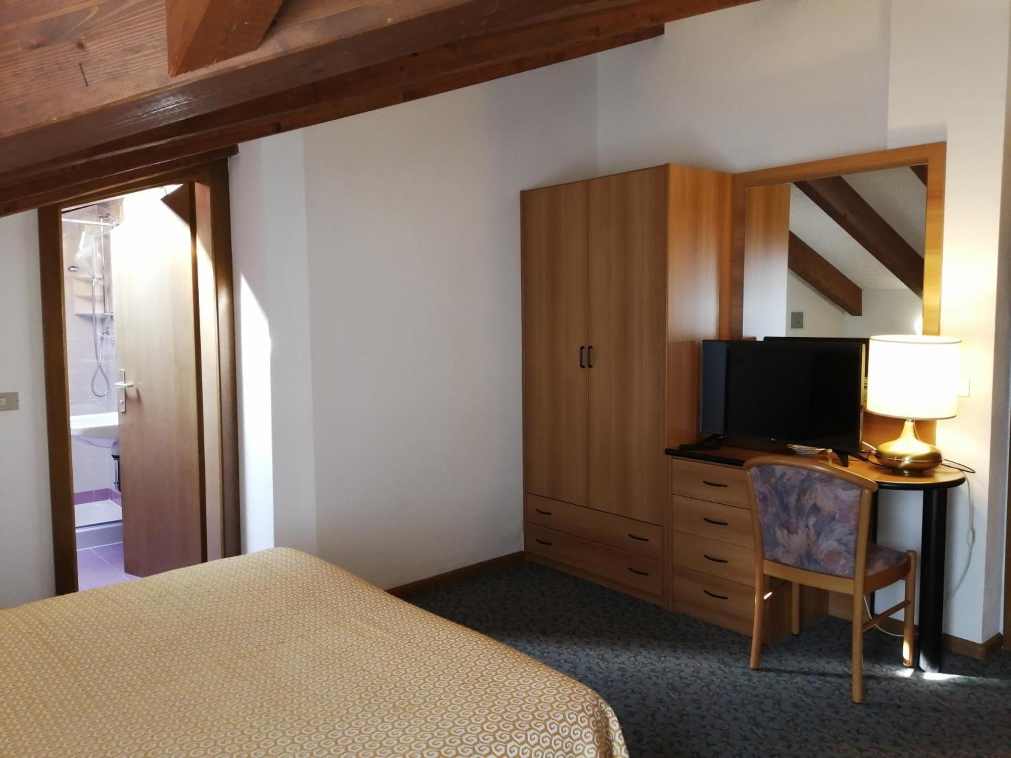 Albergo Stella Alpina Molveno Bagian luar foto