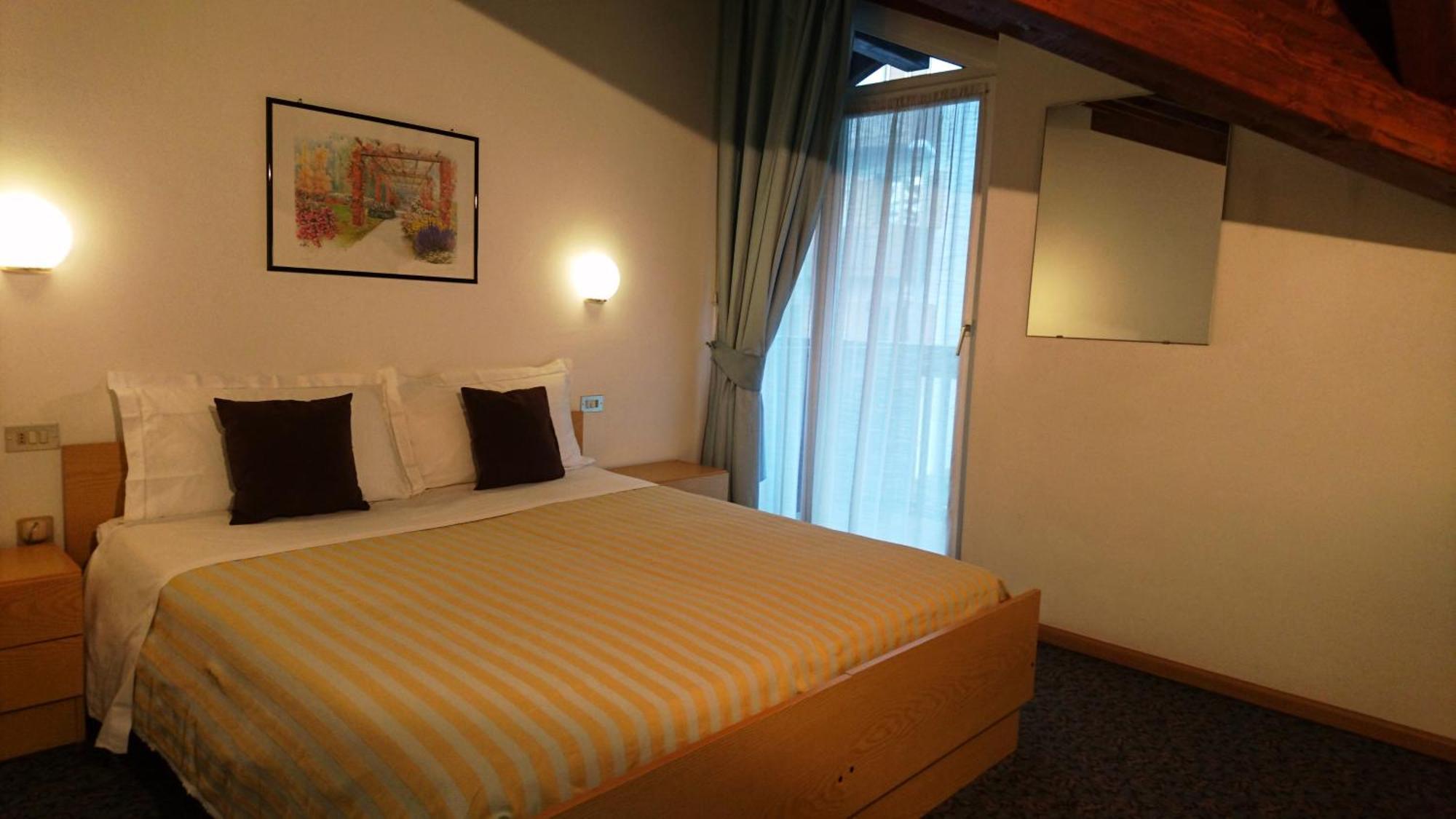 Albergo Stella Alpina Molveno Bagian luar foto