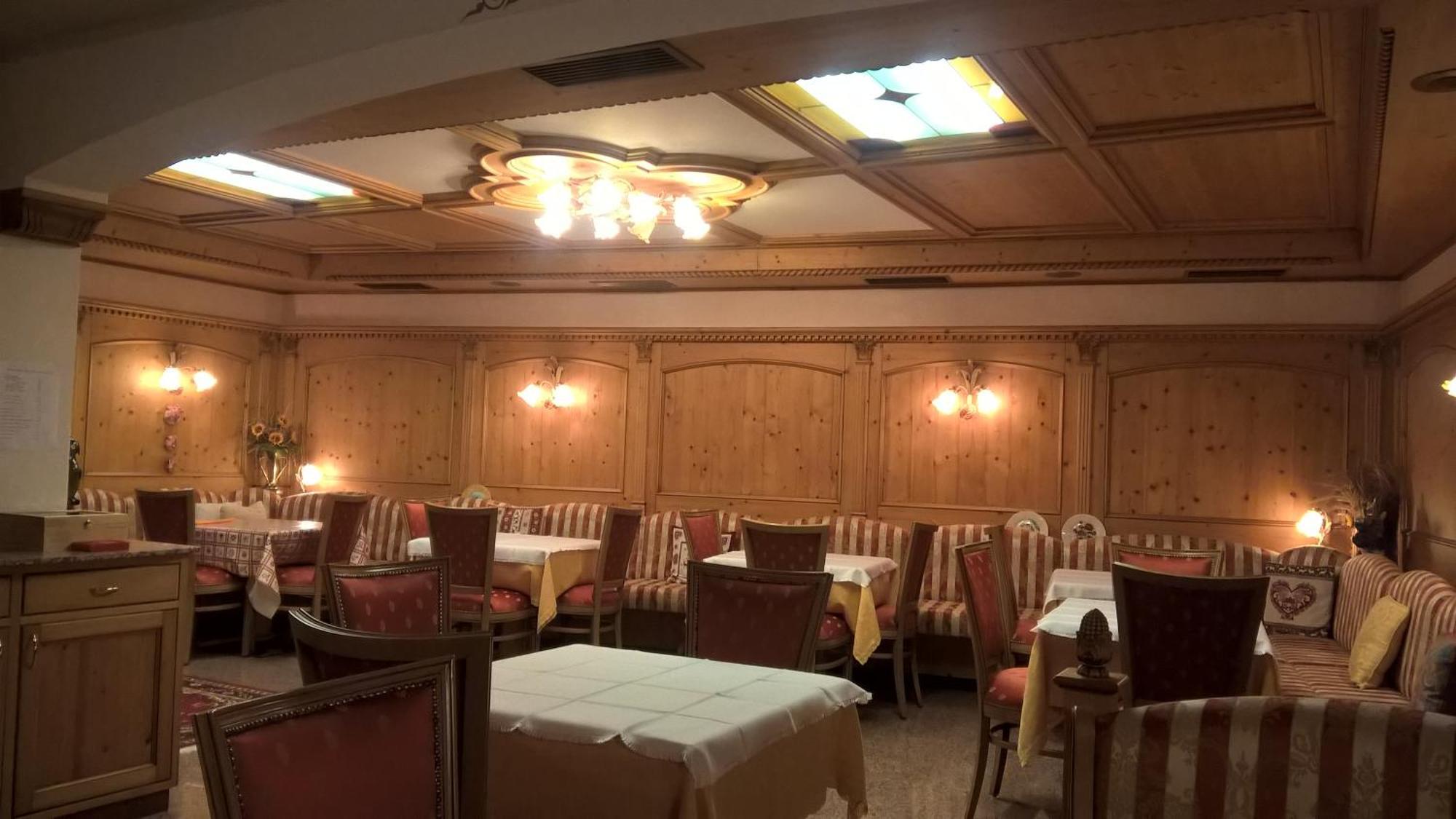 Albergo Stella Alpina Molveno Bagian luar foto