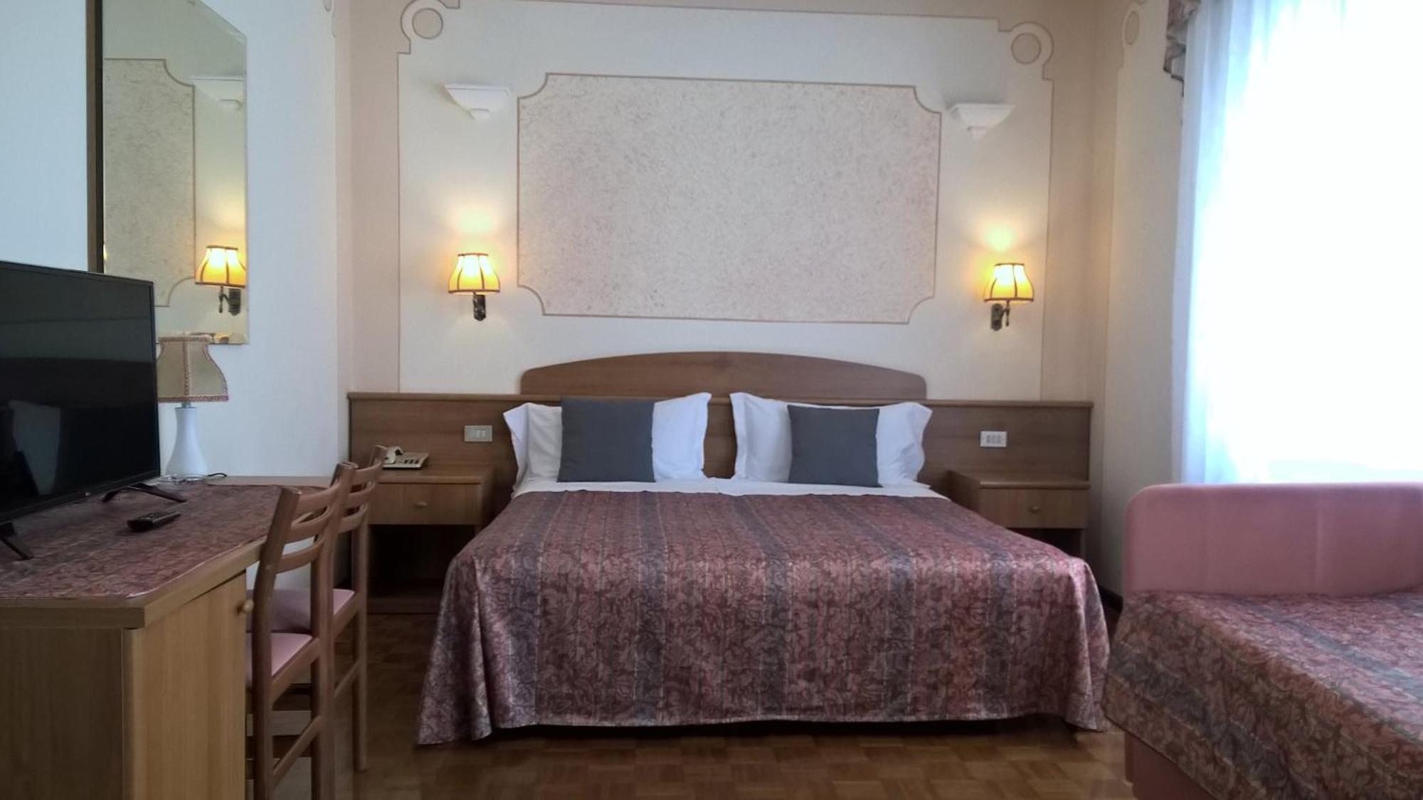 Albergo Stella Alpina Molveno Bagian luar foto