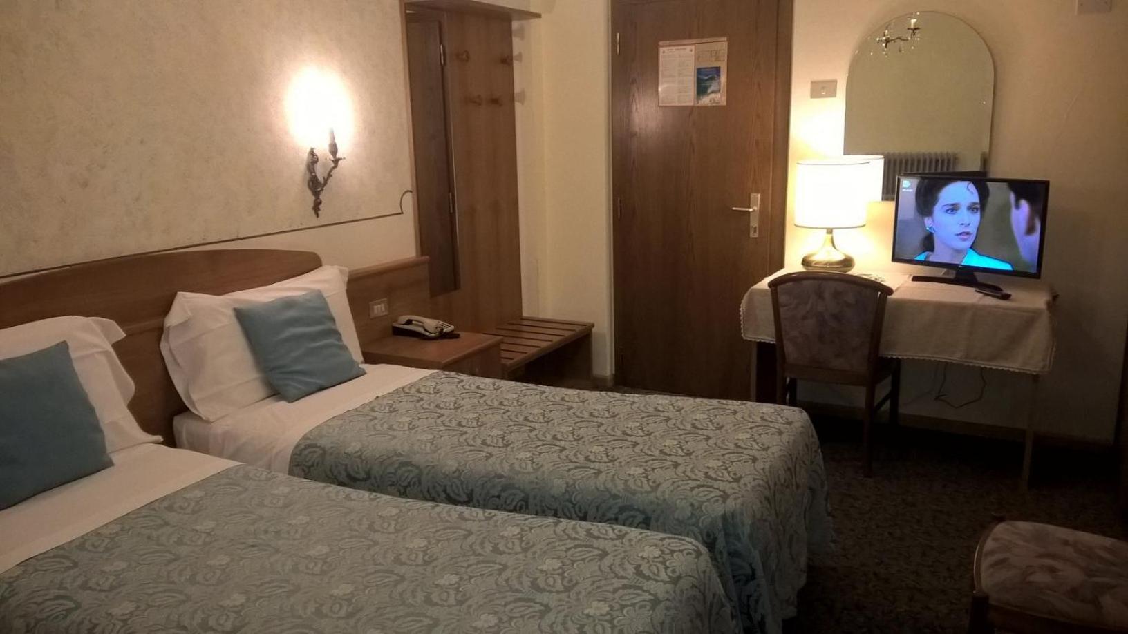 Albergo Stella Alpina Molveno Bagian luar foto