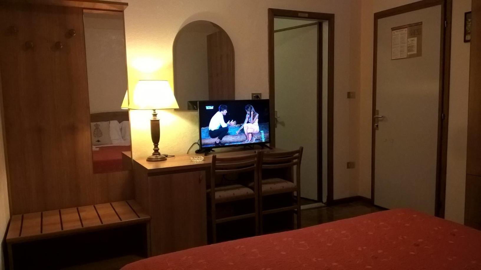 Albergo Stella Alpina Molveno Bagian luar foto